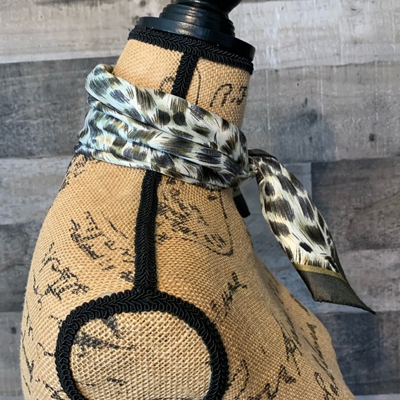 Elegant Neck or Purse Scarf - Picture 4 of 15